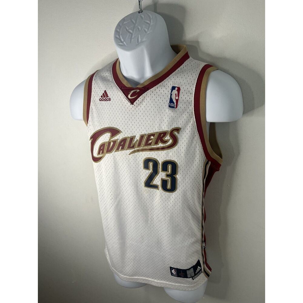 LeBron James Cleveland Cavaliers Basketball Jersey Youth Large 14-16 +2 Length